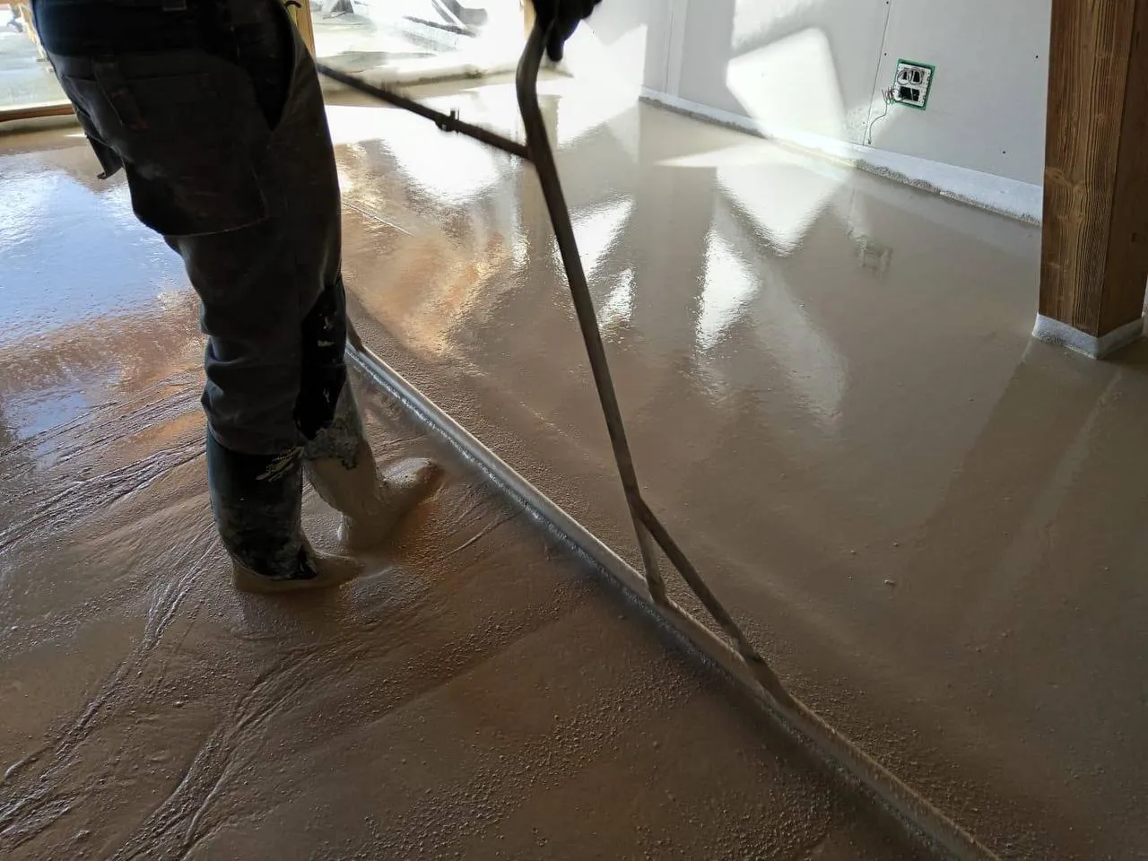 Chapiste lissage barre chape fluide